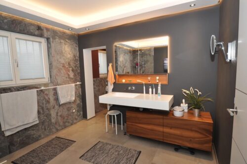 A bathroom featuring Skinrock